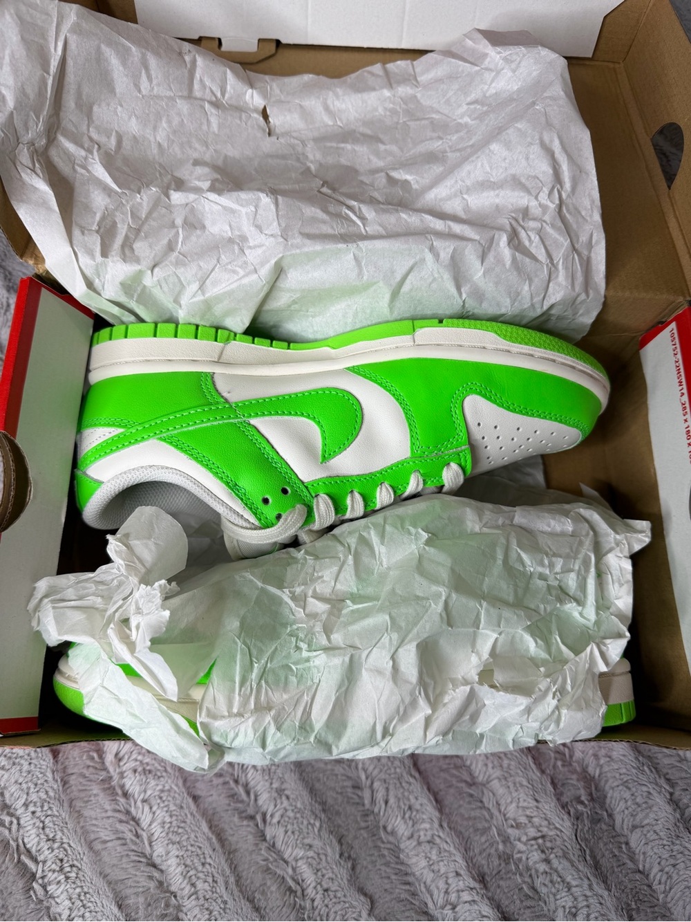 Nike Dunk Low "Green Strike" sneakers Women’s 6 - Picture 9 of 10